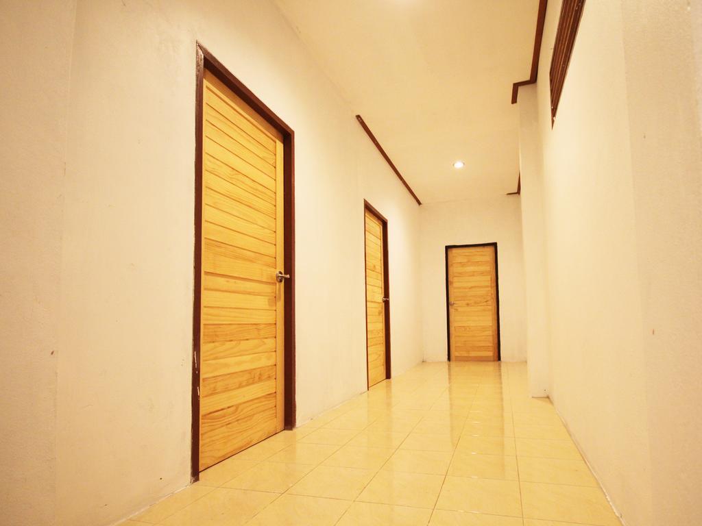 Indy Home Guesthouse パンガン島 部屋 写真