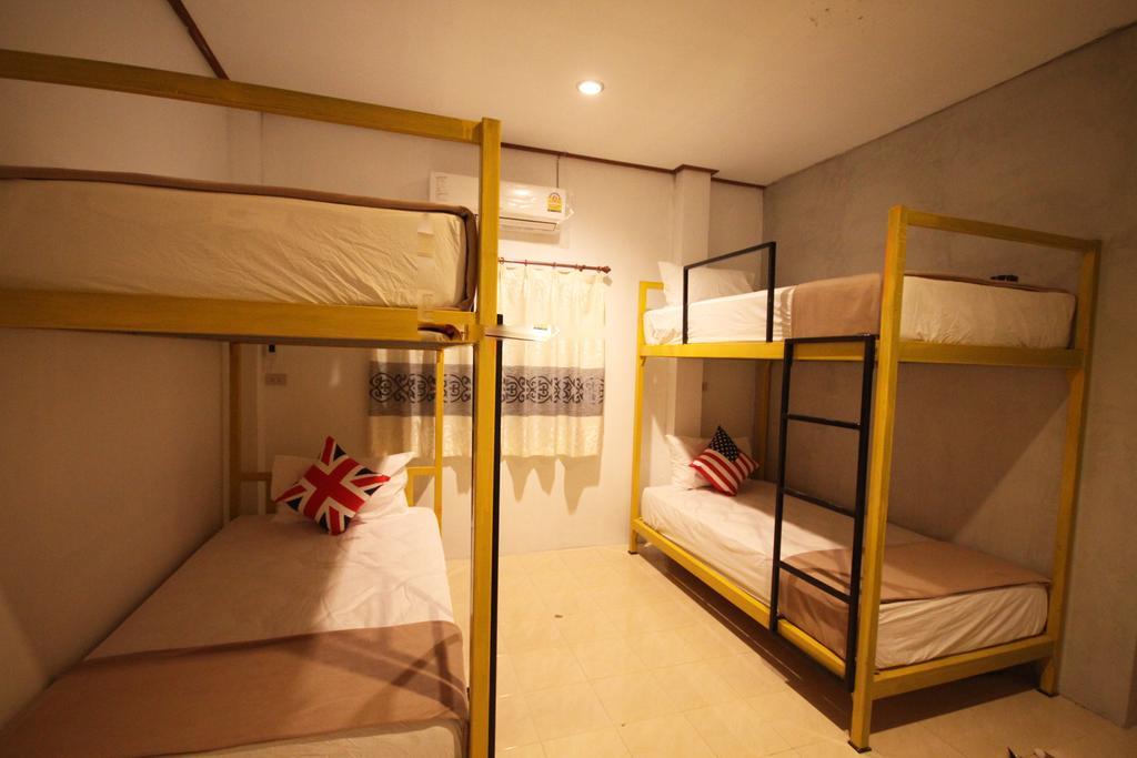 Indy Home Guesthouse パンガン島 部屋 写真