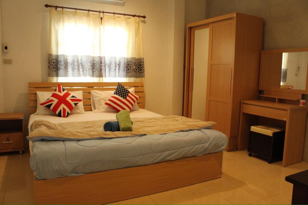 Indy Home Guesthouse パンガン島 エクステリア 写真