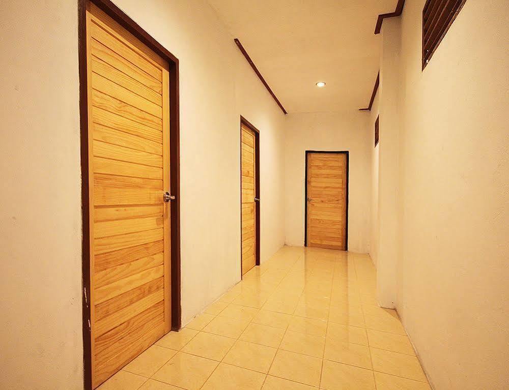 Indy Home Guesthouse パンガン島 エクステリア 写真